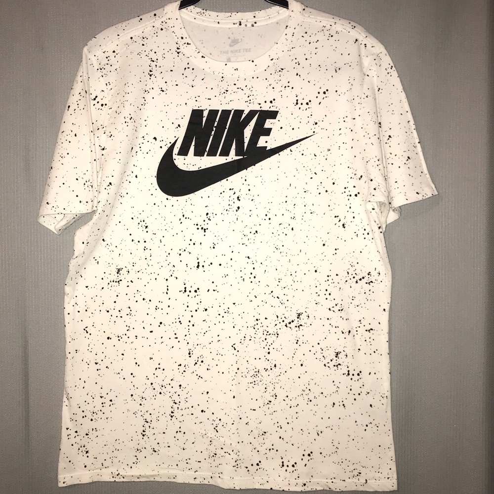 NWOT Nike T-Shirt